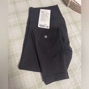 Lululemon wunder train HR tight 25” size 8